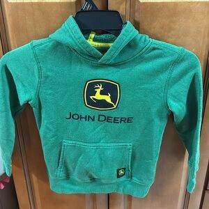 Boys John Deere hooded sweatshirt. Size 4/5. Super cute.